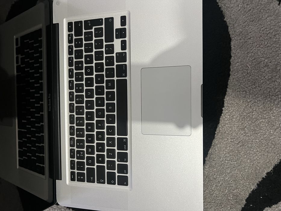 MacBook  Pro late 2011