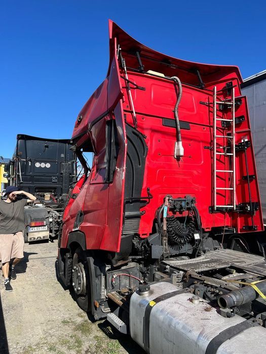 Renault T 460  T 4X2 X-LOW E6  Mam do sprzedania Renault T 460  - powypadkowy