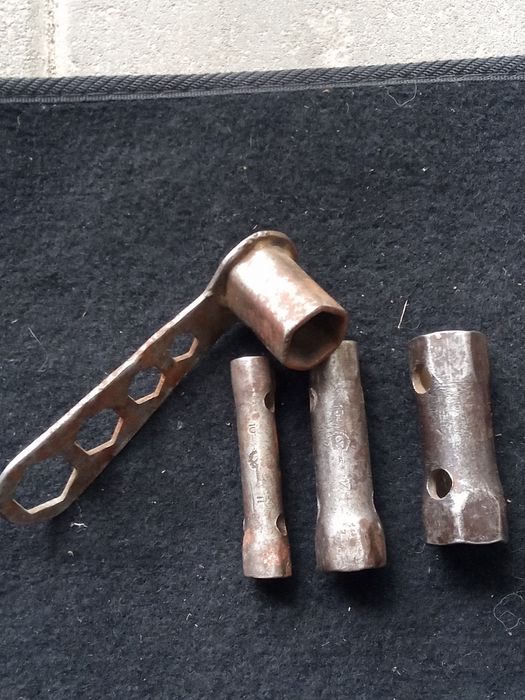 Zestaw kluczy do WSK 175,