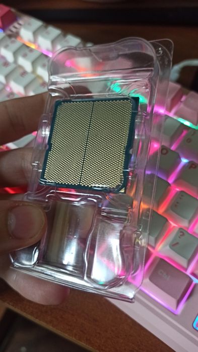 AMD Ryzen 5 8400F 6 ядер 12 потоків