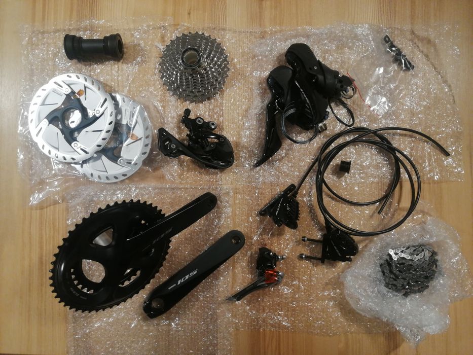nowa kompletna grupa Shimano 105 R7000 / pod tarcze