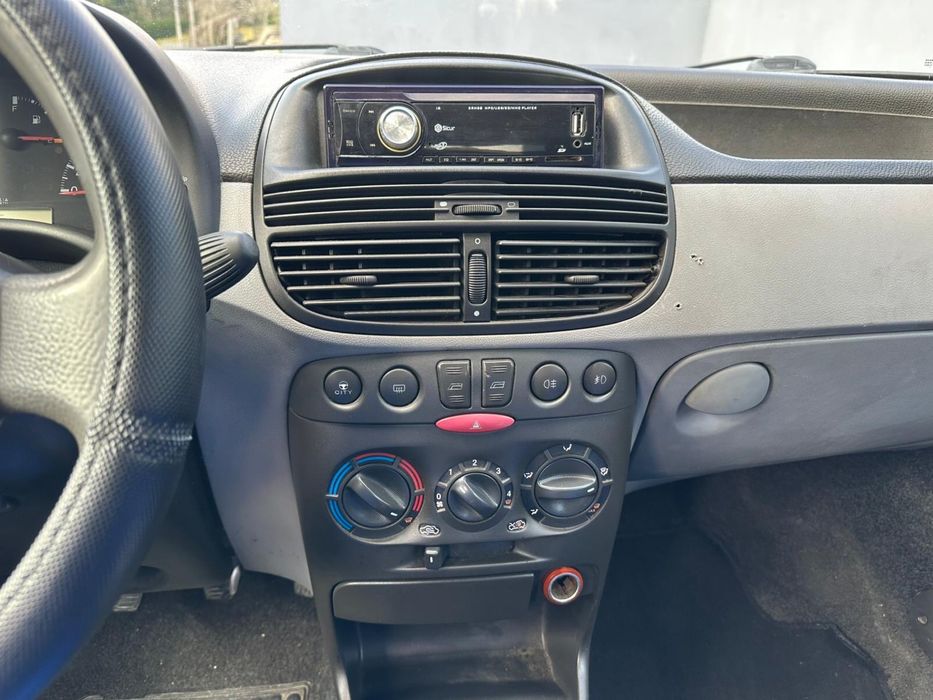 Fiat Punto 1.2 Gasolina – 2000