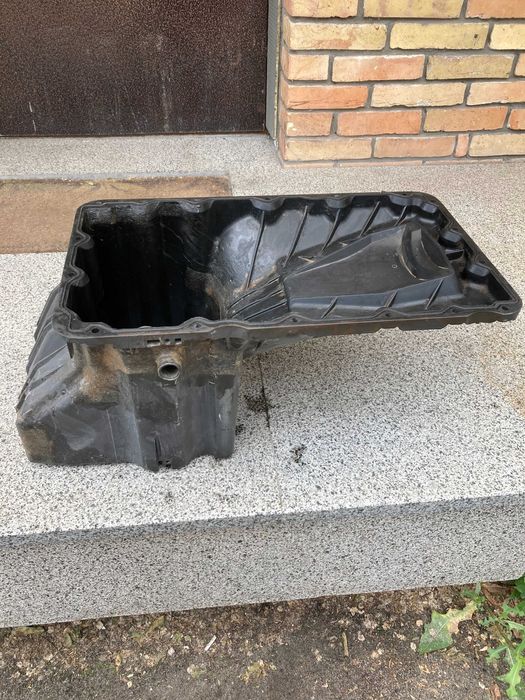 Поддон картера на Мерседес Атего оригинал