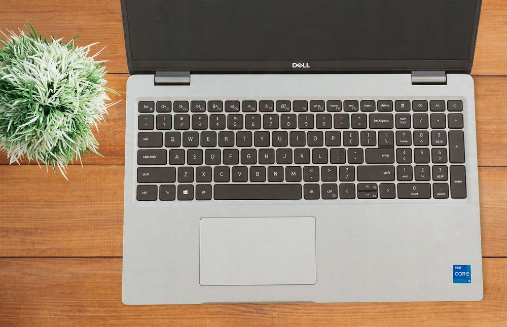 Dell Latitude 5520 i5 11-Gen ram 16GB dysk 512SSD FHD LTe