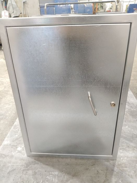Serralheiro, pequenos serviços de reparações e outros, ferro,inox.