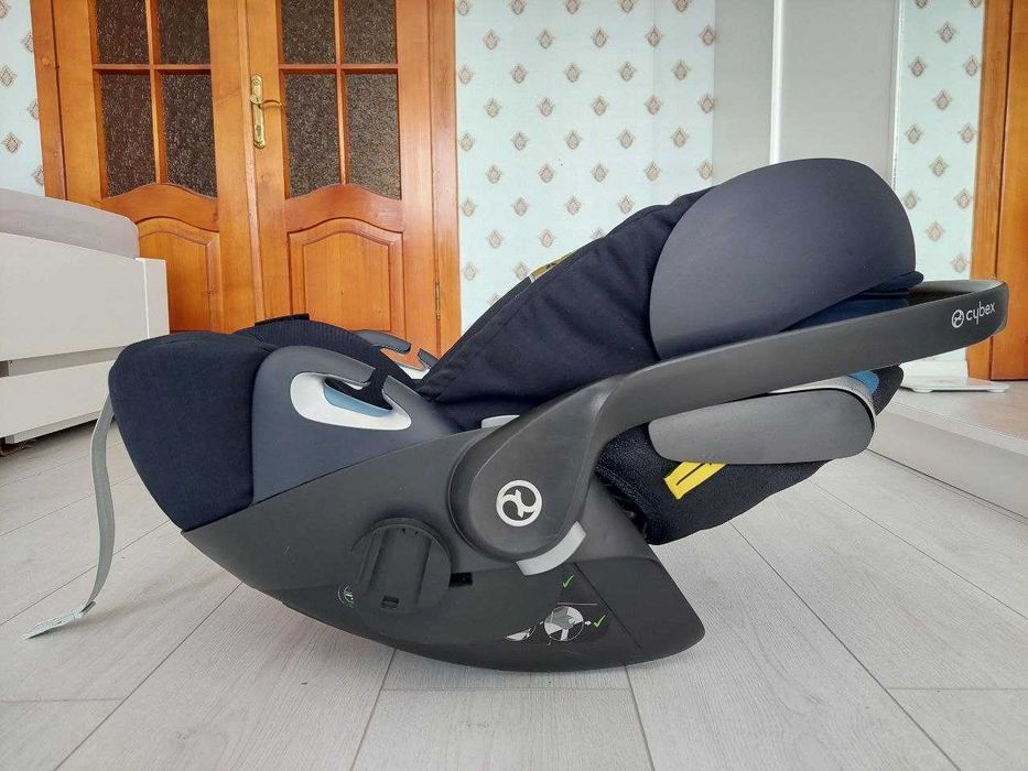 Автокрісло Cybex Cloud Z i-Size Plus, 0–13 кг, у гарному стані