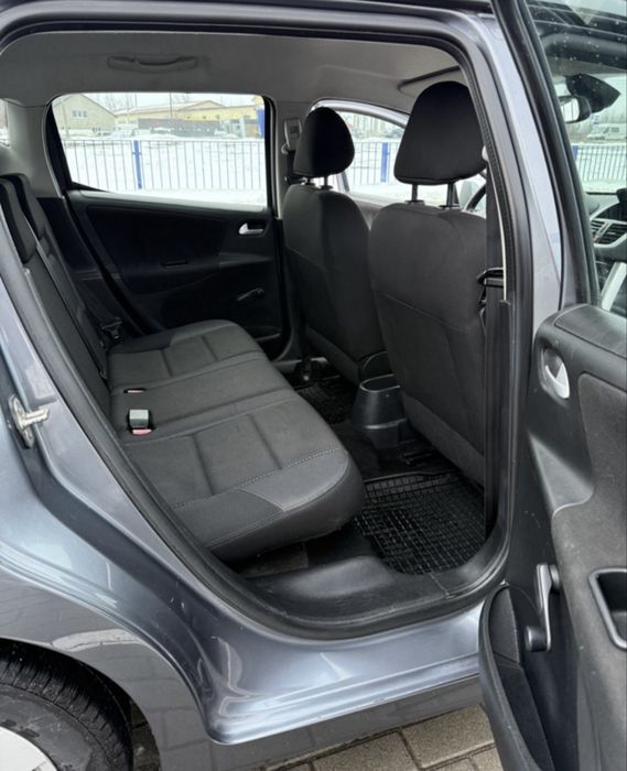 Продам економний та надійний Peugeot 207 SW 2011 року випуску.