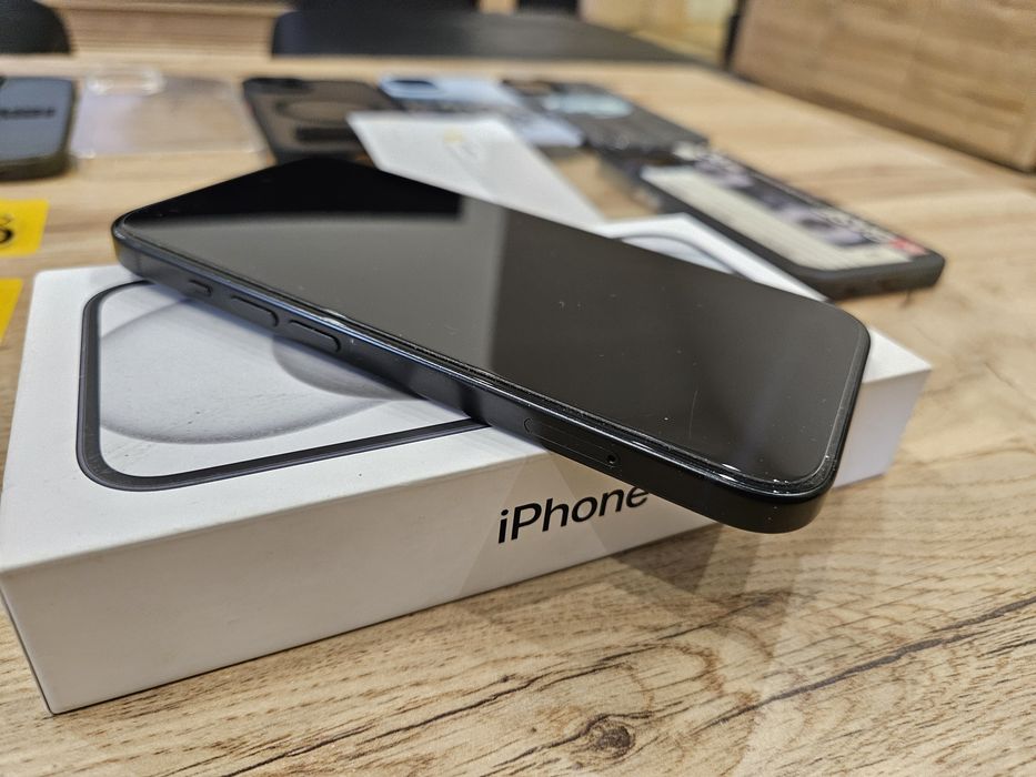 iPhone 15 + 6 Case SUPER STAN bateria 87%