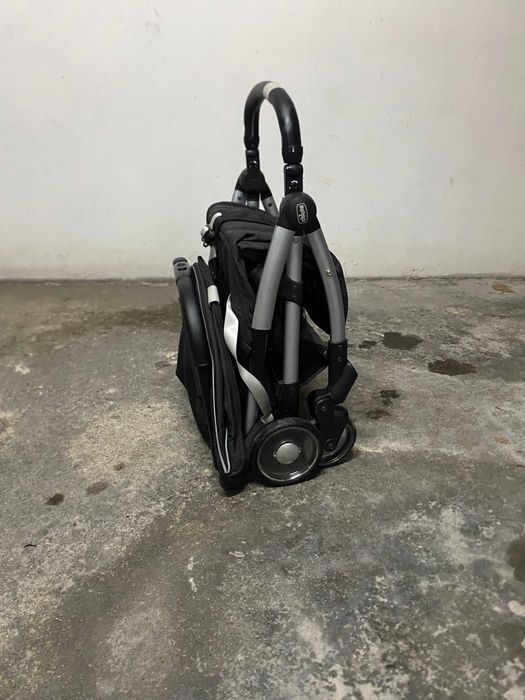 Carrinho de bebé Chicco, Goody Plus que fecha sozinho. Está novo