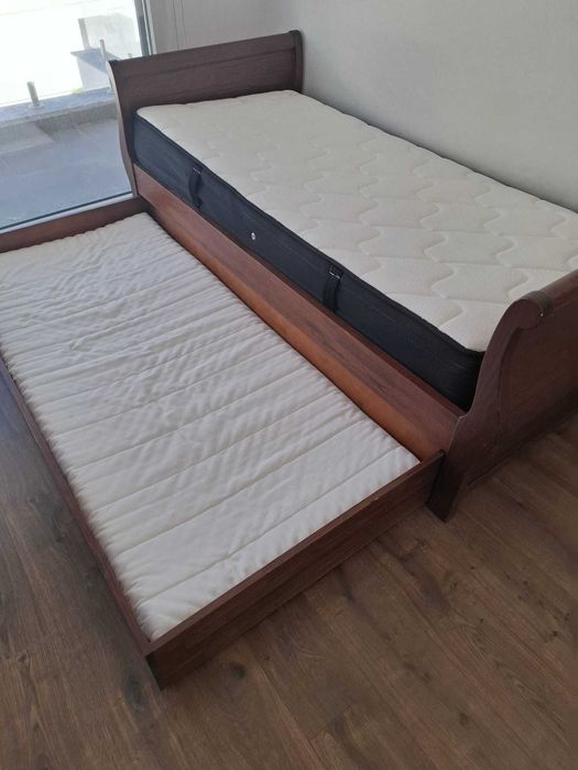 Cama individual  1,90m*0.90m, c/estrado e c/gaveta