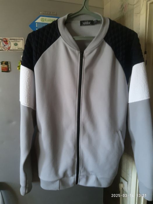 Продам кофты в  хорошем састоянии