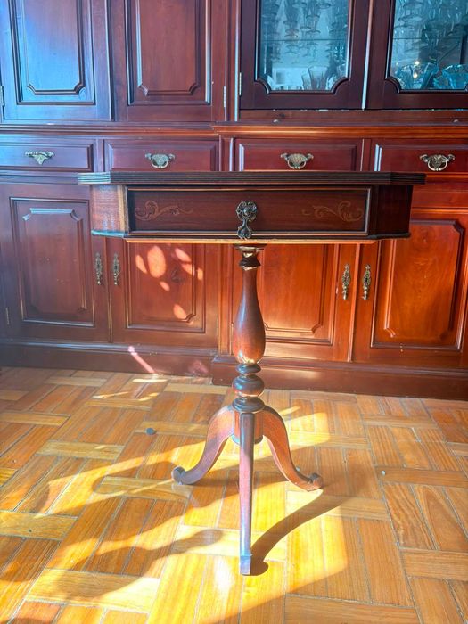 Mesa de Telefone / Apoio Antiga em Madeira – Mesa Lateral