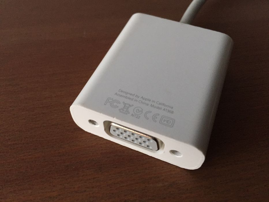 Apple VGA Adapter Cable - 30Pin for Old Ipods - Iphones - Ipads64584887369731121