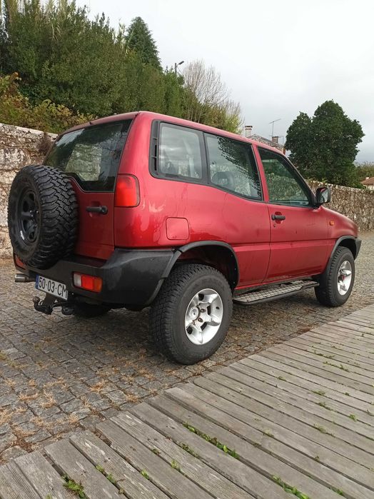 Nissan terrano 2.7 td
