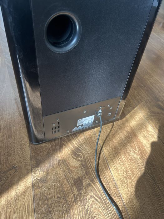 Самбуфер до саундбару Samsung HT-E8200