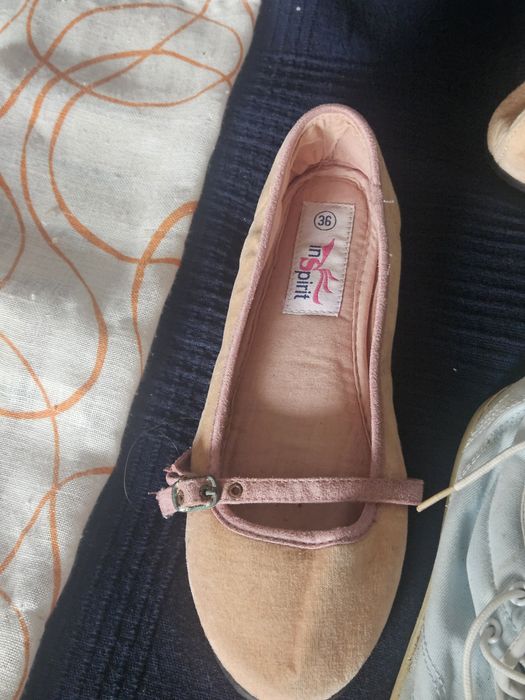 Sapatos/Ténis tam. 36/37