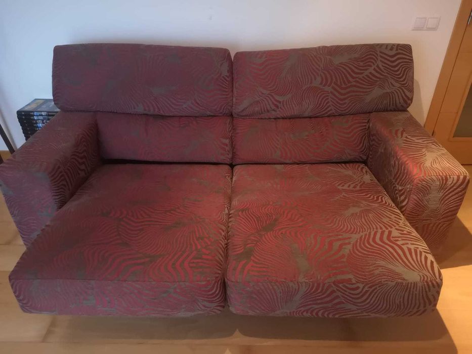 Sofá com chaise longa em bom estado