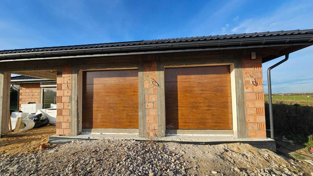 Brama segmentowa   brama uchylna   brama dwuskrzydłowa