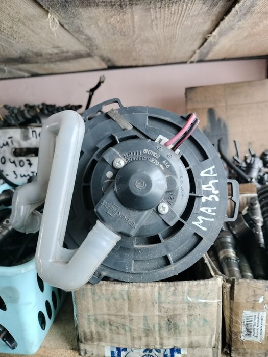 Моторчик печки MAZDA 3 2003-2009 8940000270