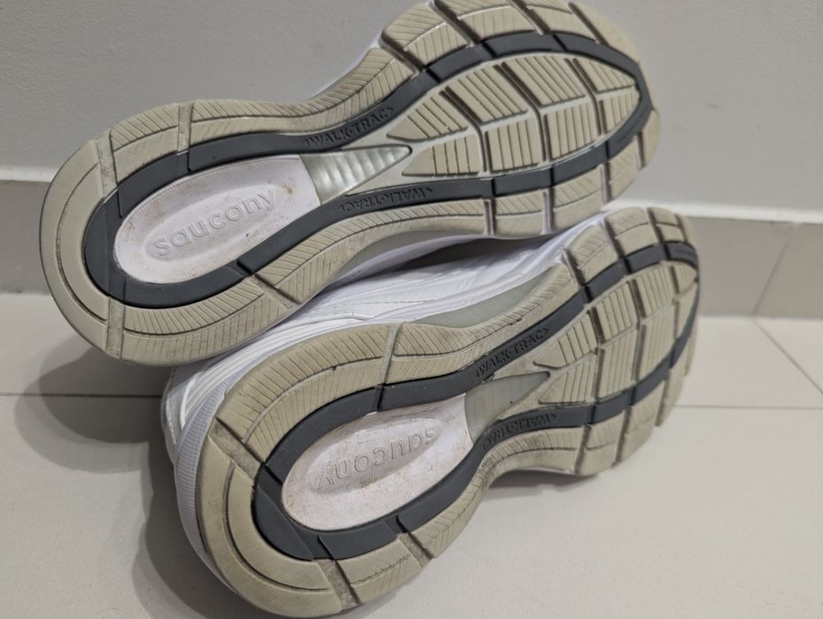 Saucony Omni Walker 3, rozmiar 42,5 – używane, stan dobry

Sprzedam uż