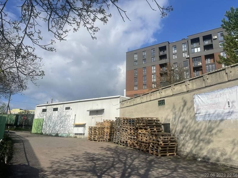 Подається майновий комплекс склади Гуртівня ділянка  22 сот землі