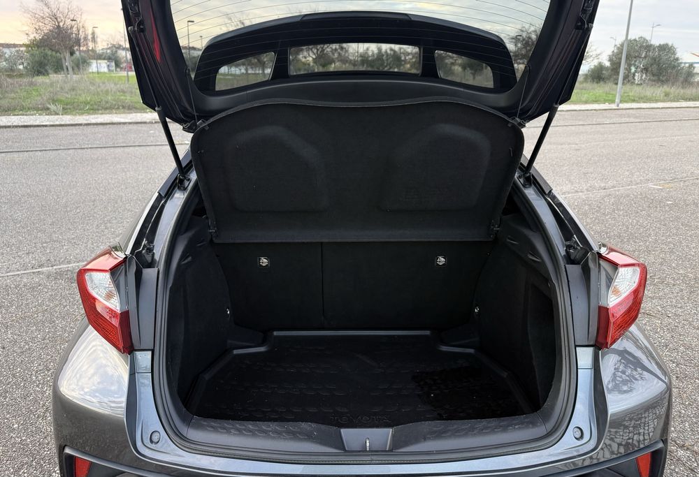 Toyota CH-R 1.8 Hybrid 2017