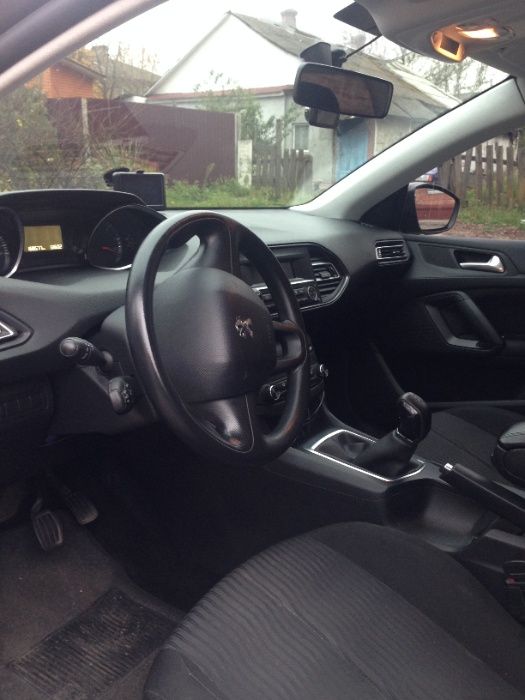 Peugeot 308 sw .