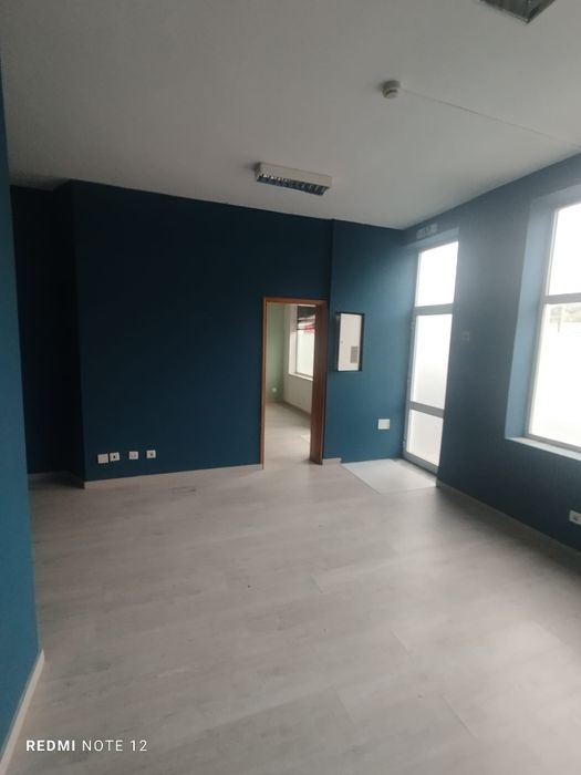 Loja em Coimbra para arrendamento.