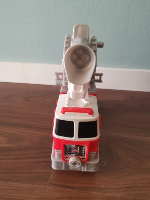 Play-Doh Plasticina Wheels Camião de Bombeiros