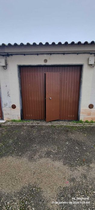 Garagem c/ portão automático