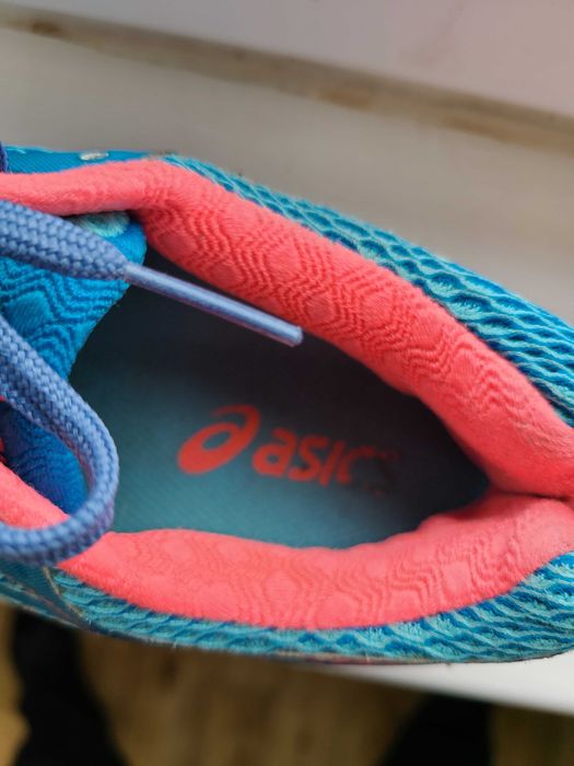 Asics кросівки жіночі