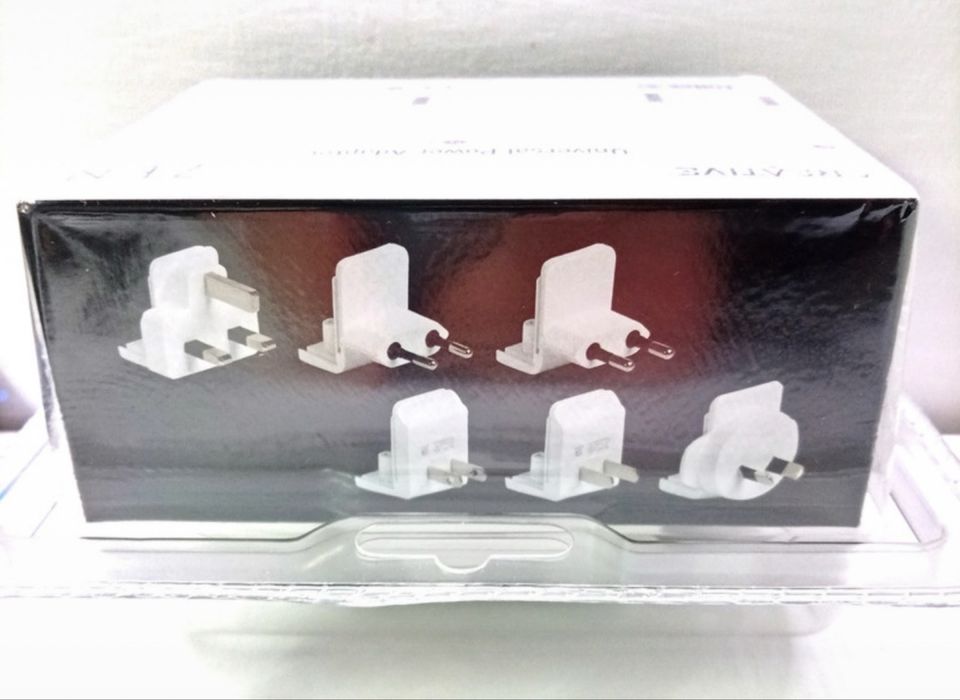 Universal Power Adapter Creative Novo