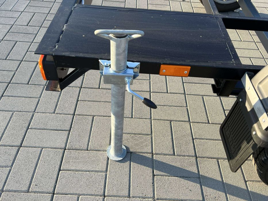 Прицеп для генератора до 700кг - легковий одновісний з опорами