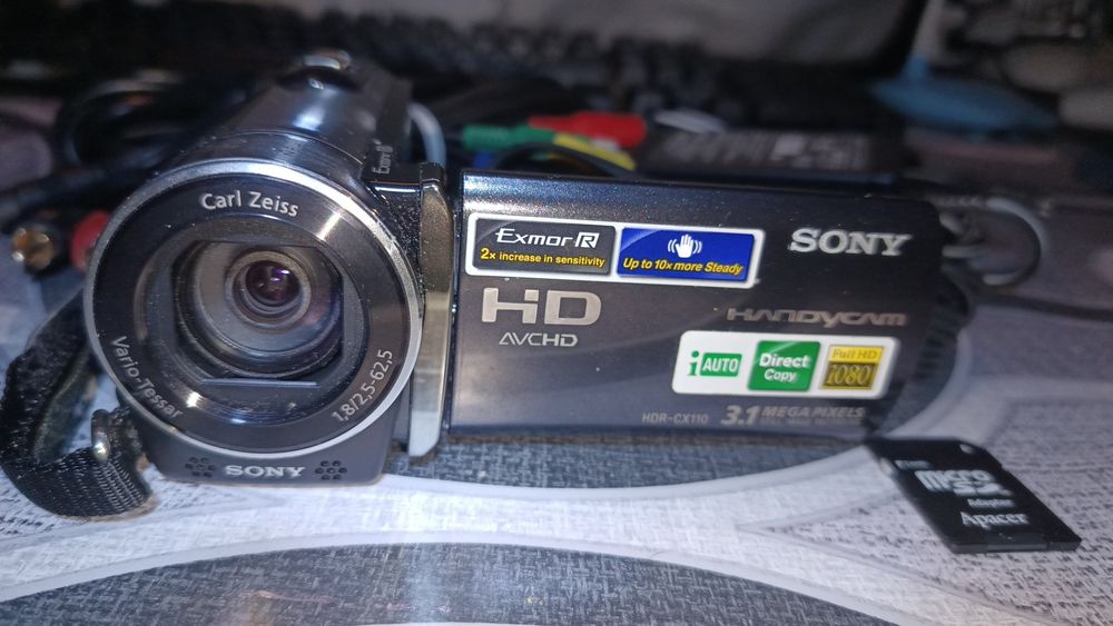 Sony HDR-CX110E (х25 опт. зум) + карта пам'яті 16 ГБ у подарунок