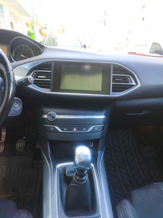 Peugeot 308 SW 1.2 PureTech - Teto panorâmico
