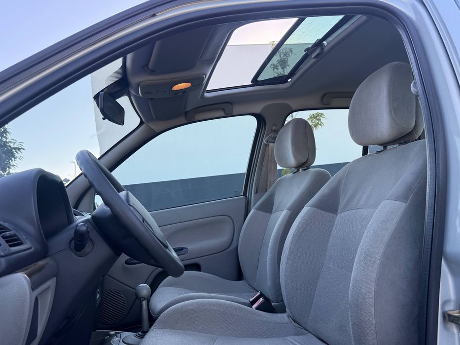 Renault Clio 1.2  Previlege - Automático / 100.000km