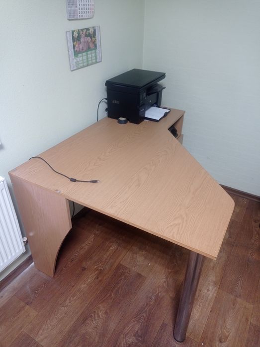 Столи офісні кутові