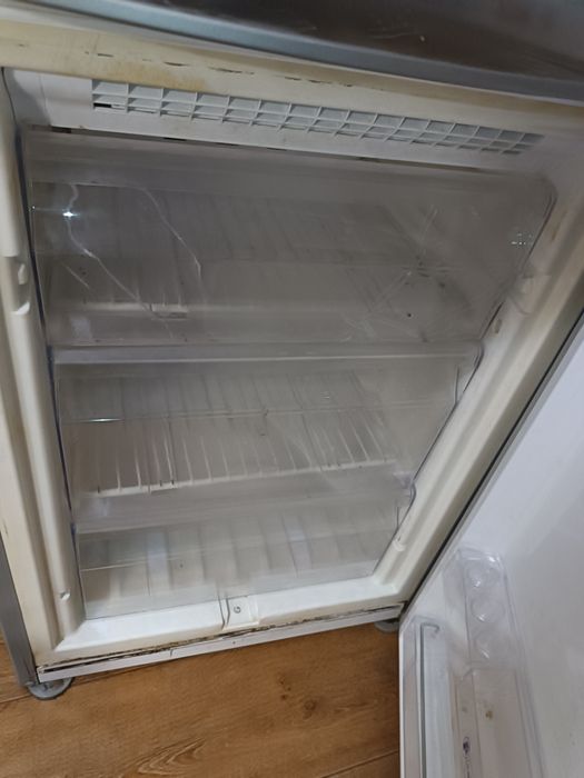 Холодильник wirpool на запчастини