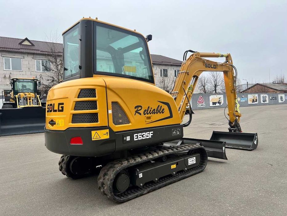 Гусеничний міні - екскаватор моделі E635F SDLG  (VOLVO GROUP)
