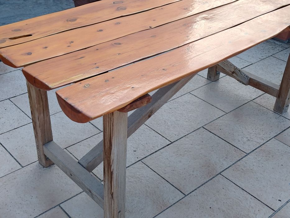Mesa com banco para exterior