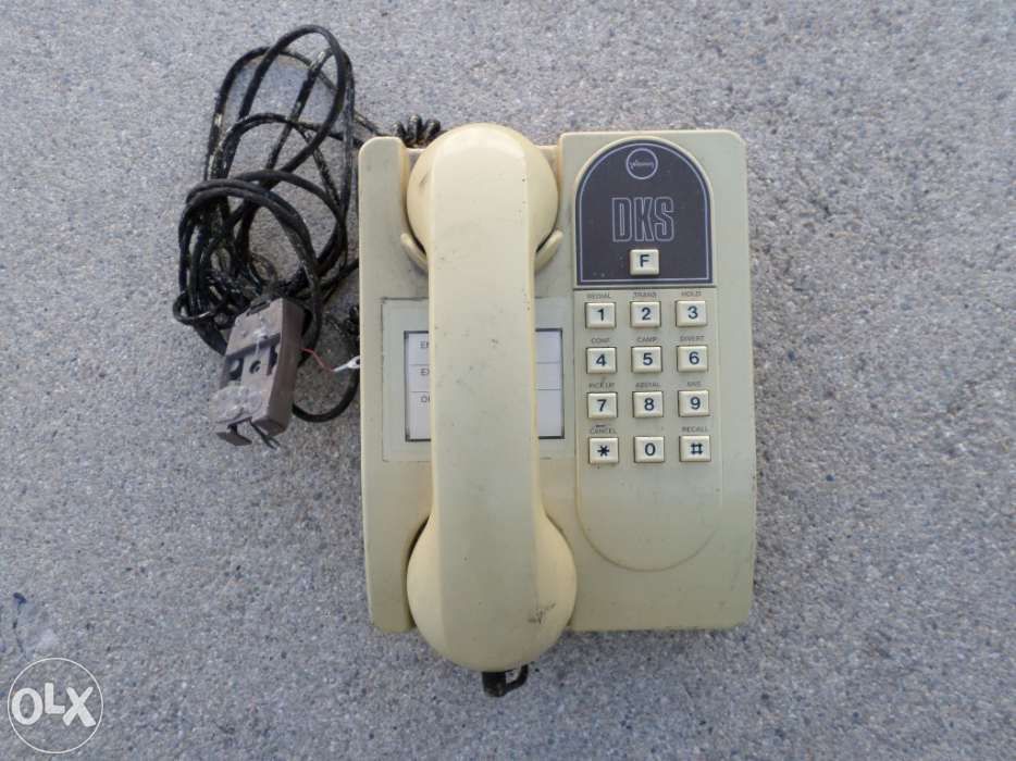 Telefones antigos para coleçao