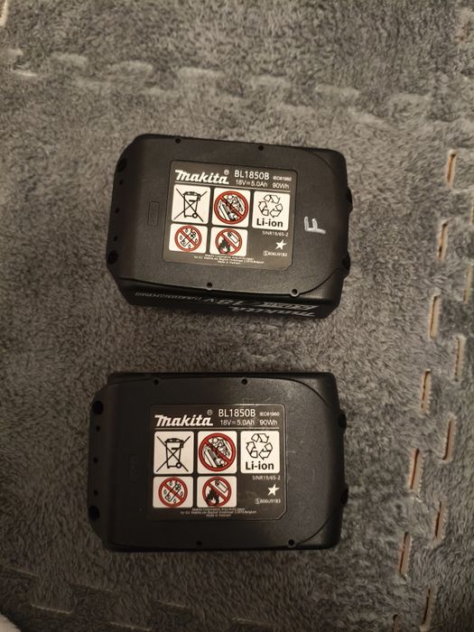 Duas baterias Makita 18v 5.0ah lithium