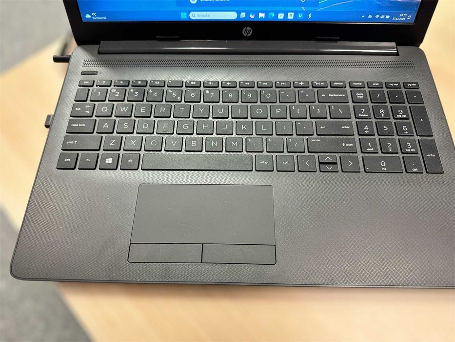 Laptop HP 255-G7 15" AMD Ryzen3 2,6 Ghz 8GB DVD-R Win11 stan idealny