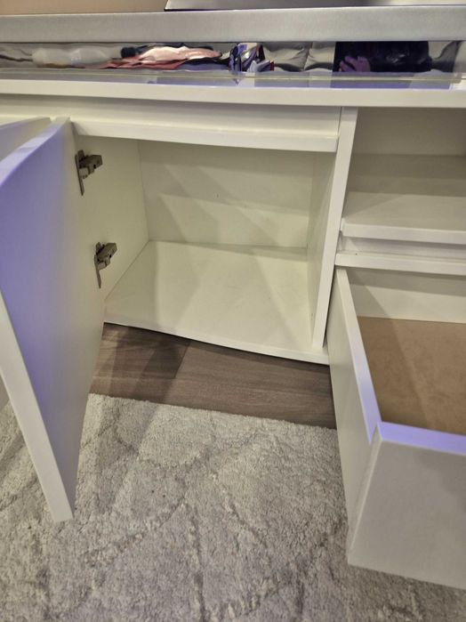 Móvel de TV com arrumação