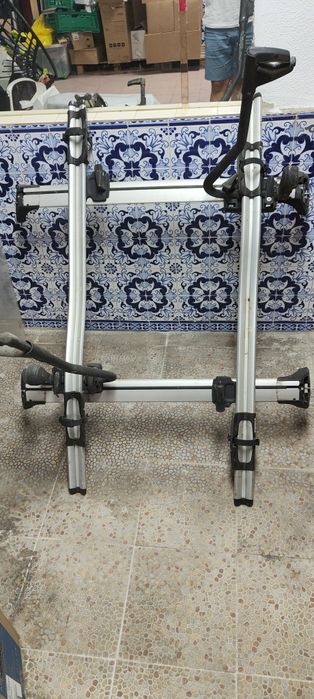 Barras de tejadilho com suportes de bicicleta