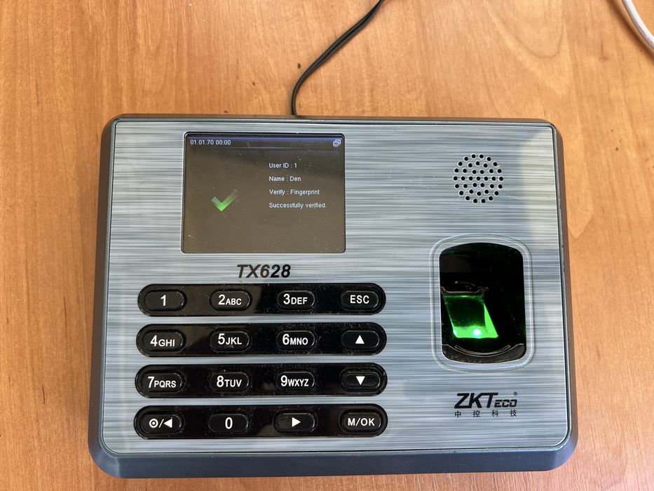 Біометричний термінал обліку робочого часу ZKT TX628