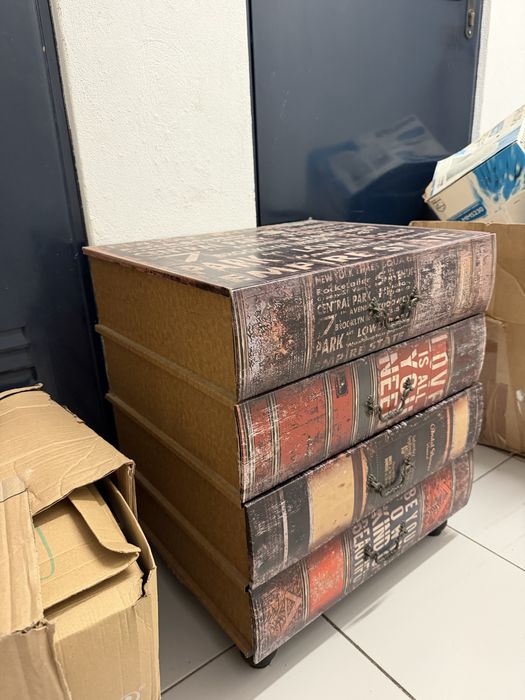 Móvel 4 Gavetas Vintege