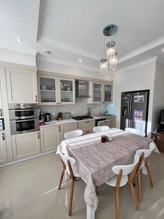 Преміальна видова 3-к. квартира з дизайнерським ремонтом | 121 м²