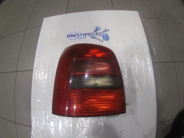 Farolim esquerdo AUDI A4 Avant (8D5, B5)