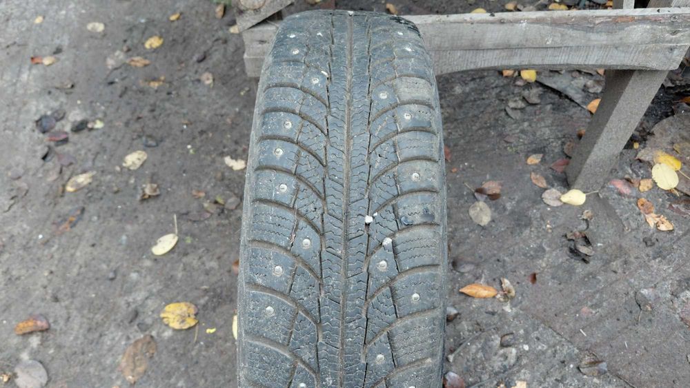зимова шипована запаска колесо в зборі на таврію славуту
